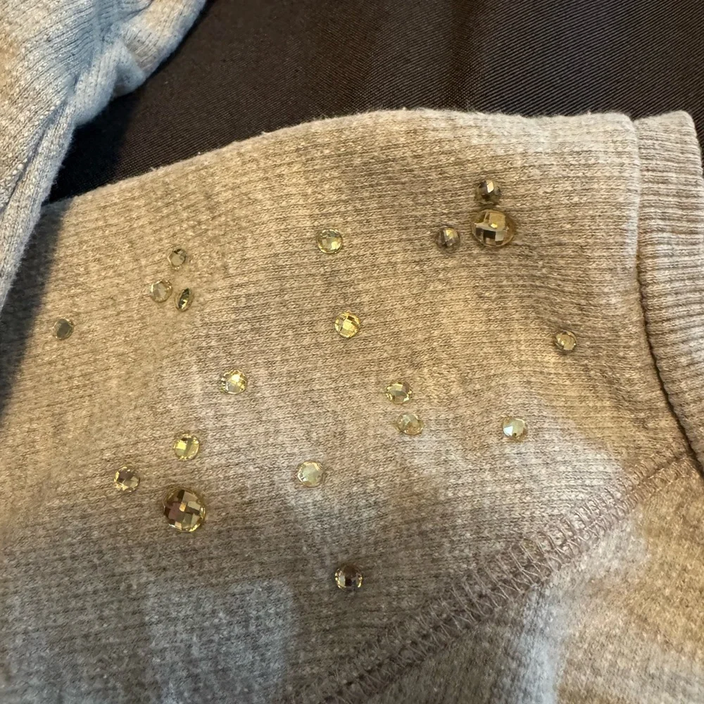 OshKosh B'gosh Light Gray Embellished Shoulder Sweatshirt Size 7